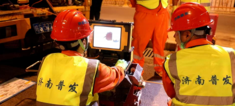 “三⾊先锋”映碧⽔ 昼夜坚守保⺠安