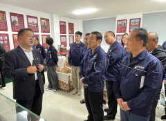 党建引领⻛帆劲 上善若⽔润万家