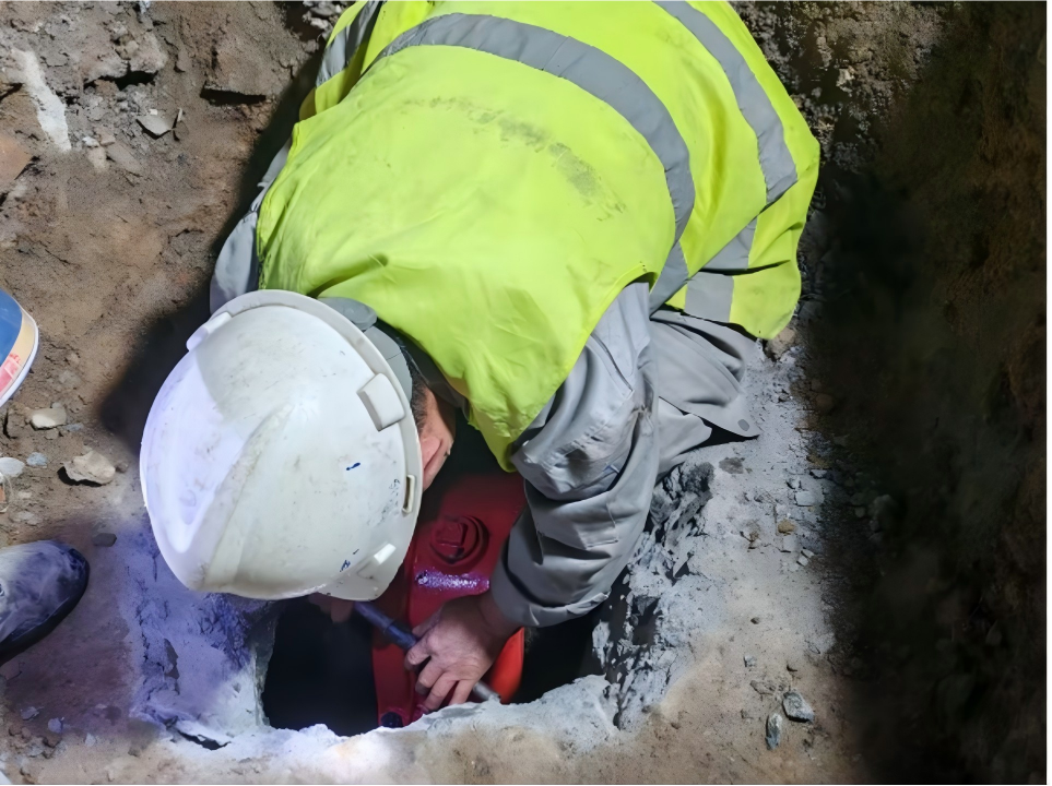 普利市政管网：北园大街西泺河路交口DN300管道漏水修复完毕