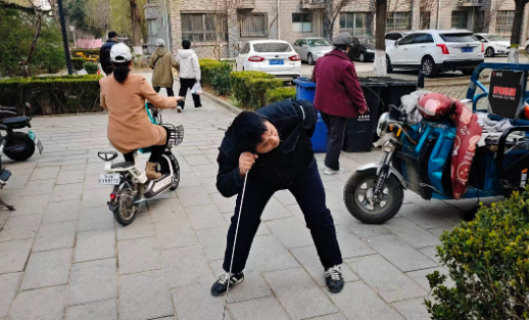 普利市政管网：检漏分公司参加幸福花园服务进社区活动