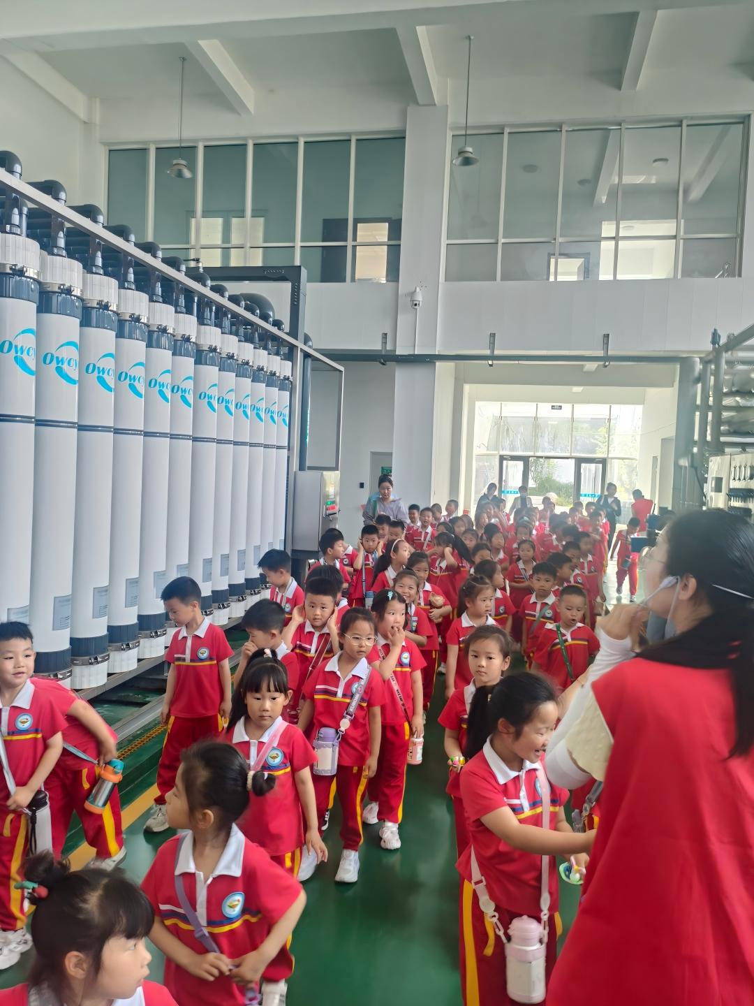 我是宁阳县华龙水业第一水厂：一群孩子走进我的“身体”里