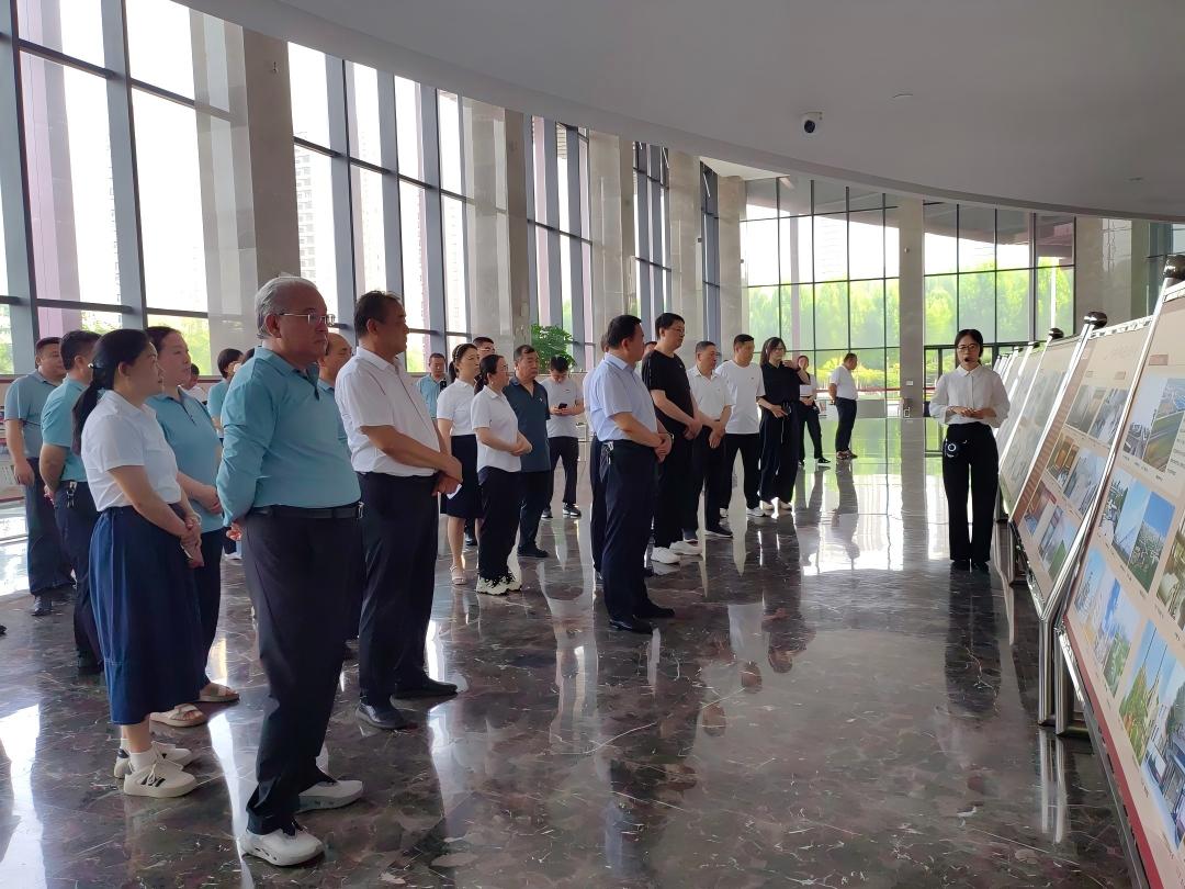 七一：宁阳华龙水业组织参观中共宁阳历史图片展